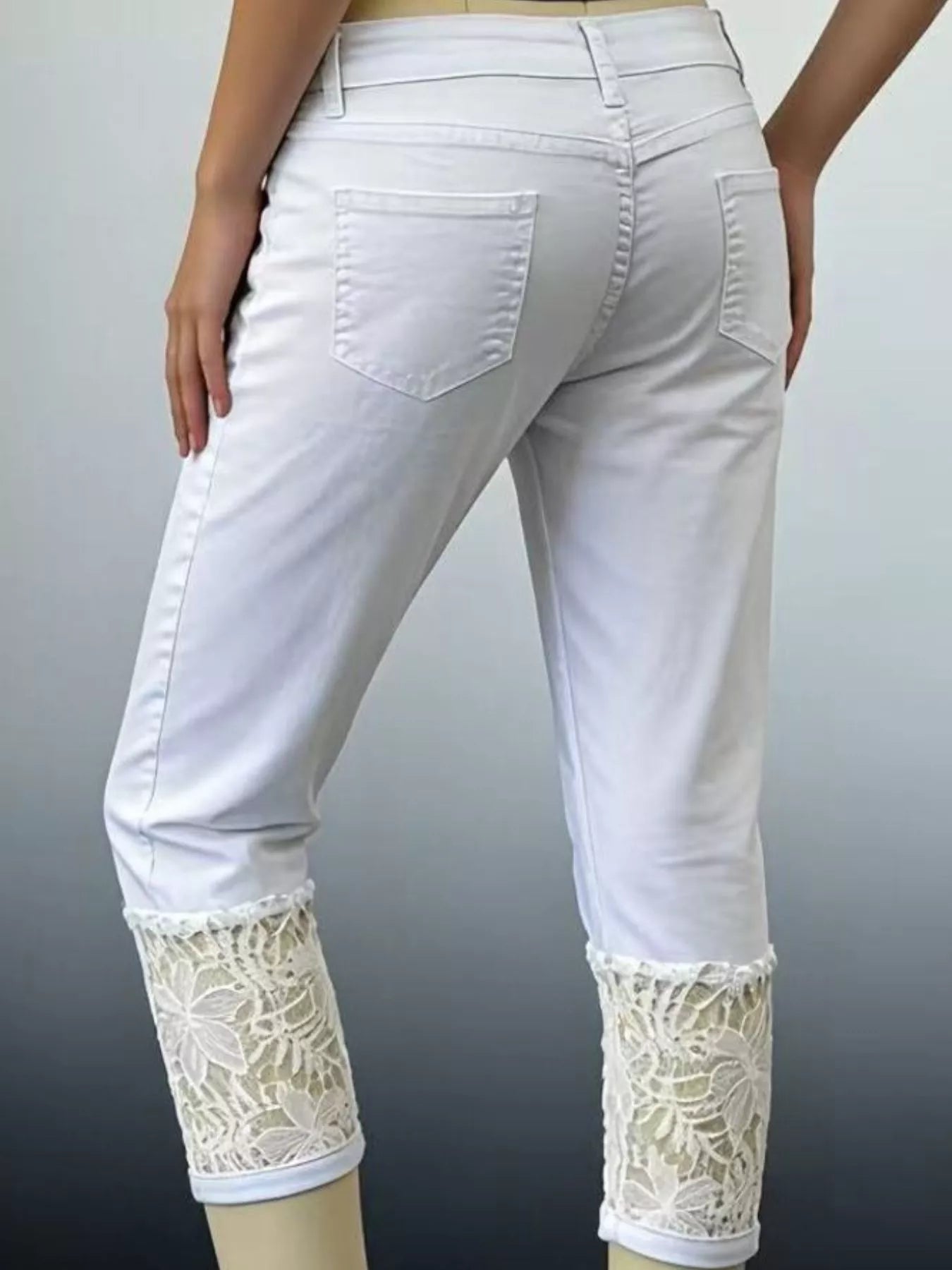 Hazel Blues® | Lace Trimmed Capri Jeans